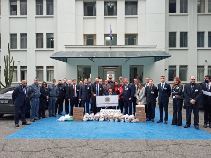 ADESG DOA 150 KG DE MANTIMENTOS PARA A CAMPANHA “COMPANHIA SOLIDÁRIA”