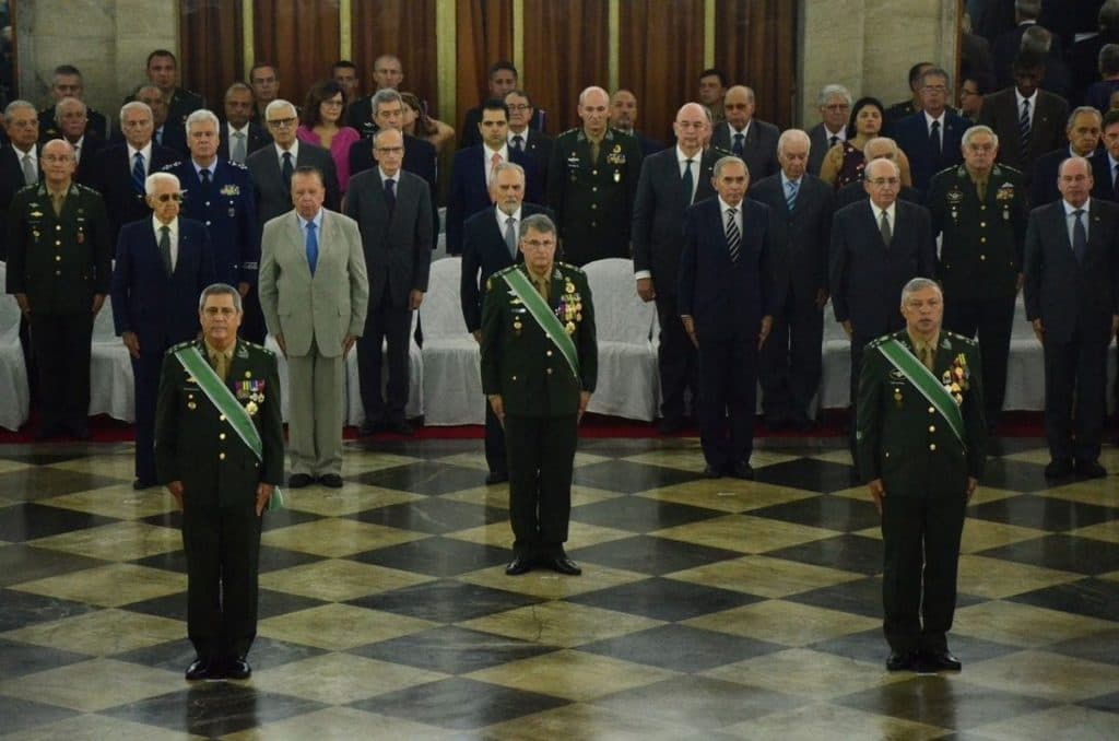 COMANDO MILITAR DO LESTE REALIZA SOLENIDADE DE PASSAGEM DE COMANDO
