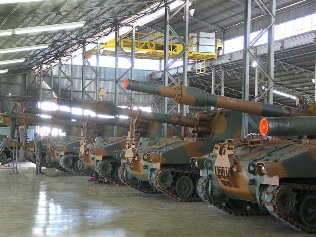 EXÉRCITO BRASILEIRO RECEBE 32 NOVAS VIATURAS BLINDADAS DE COMBATE MODELO M109 A5+ BR MODERNIZADAS