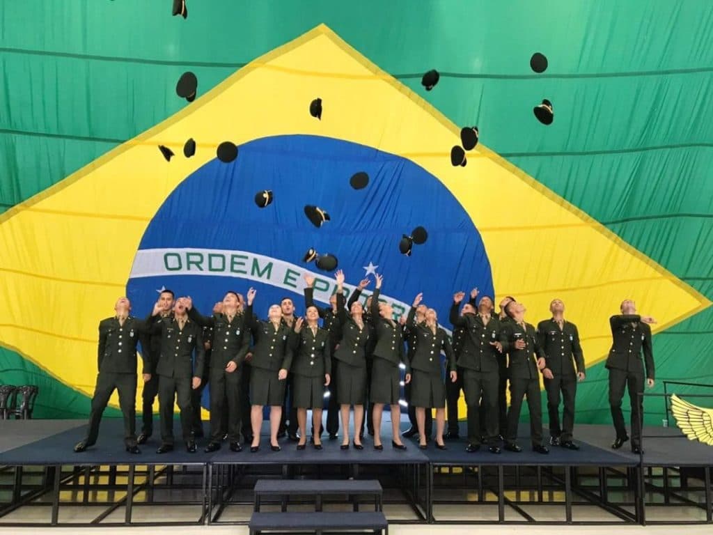 EXÉRCITO BRASILEIRO RECEBE PRIMEIRAS SARGENTOS MULHERES DE CARREIRA ESPECIALISTAS NA MANUTENÇÃO DE AERONAVES