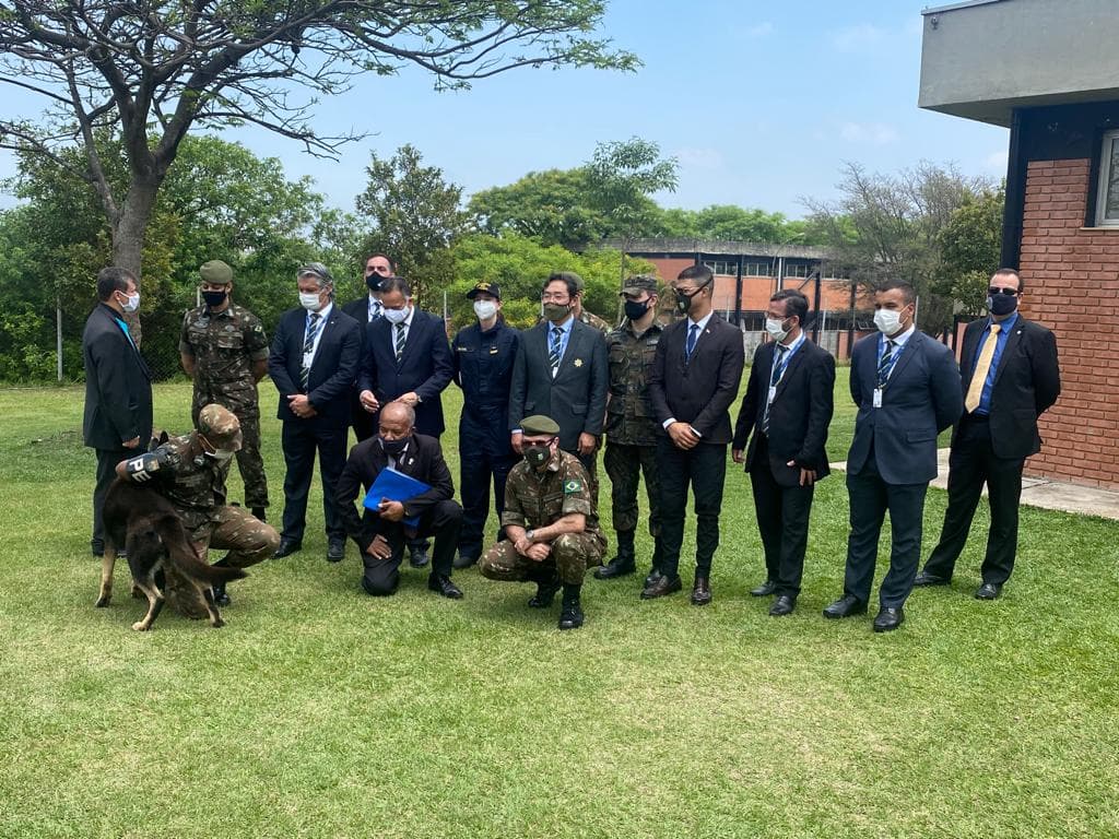 CEPE 64 em visita ao 2o Batalhão de Polícia do Exército (2o BPE)