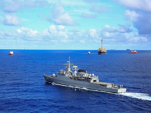 Marinha do Brasil realiza ação de presença na Bacia de Campos durante a Operação “ADEREX”